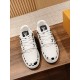 LV SNEAKERS