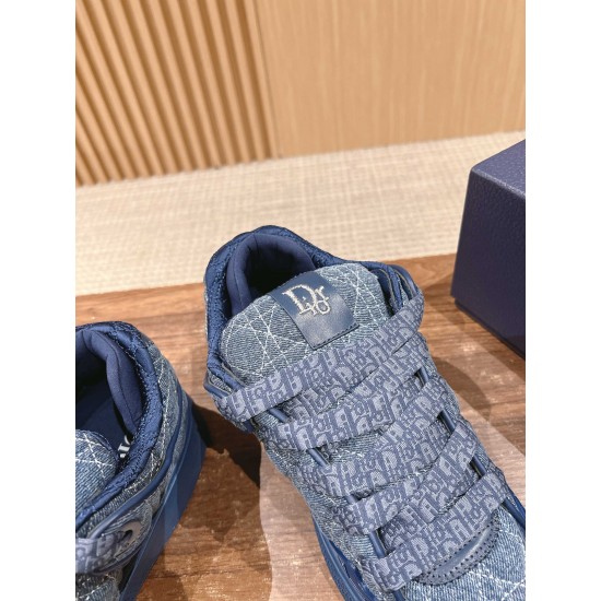 sneakers sneakers