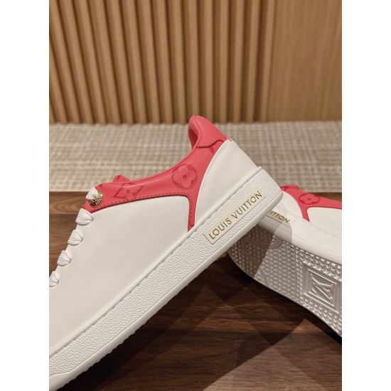 LV SNEAKERS