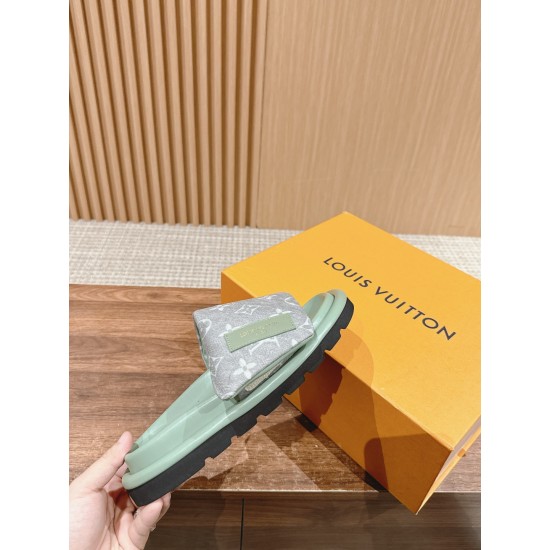 LV SLIPPERS