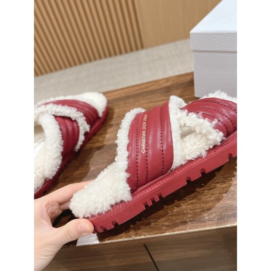 slippers 