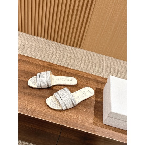 slippers slippers