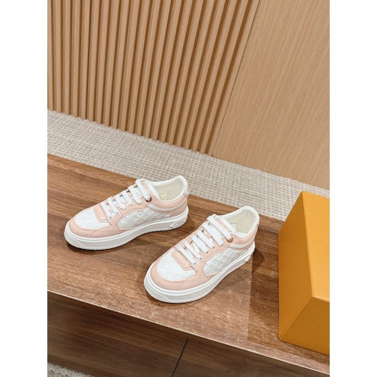 LV SNEAKERS