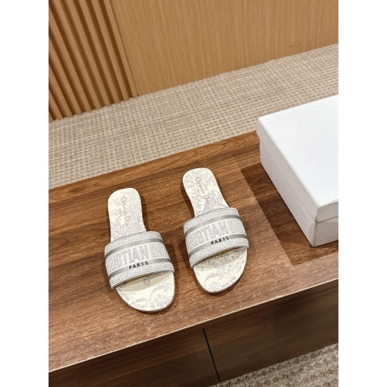 slippers slippers