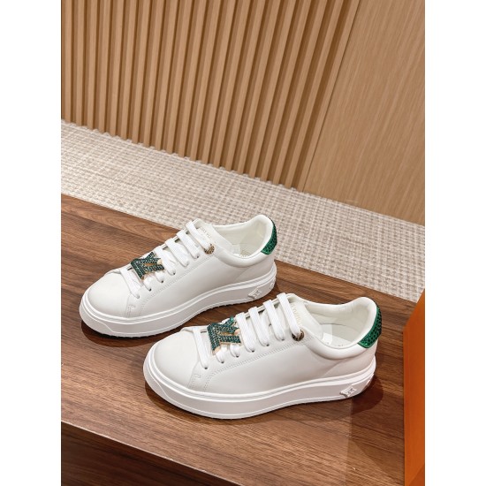 LV SNEAKERS