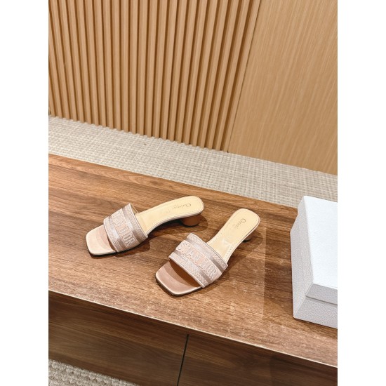 slippers 