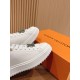 LV SNEAKERS