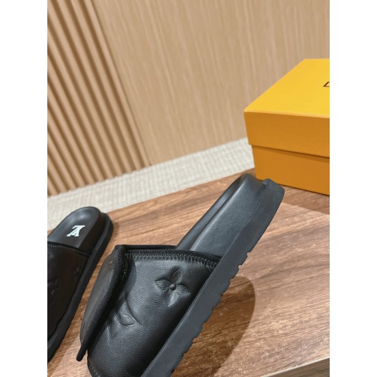 LV SLIPPERS