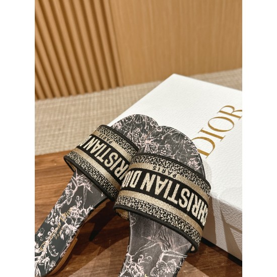 slippers slippers