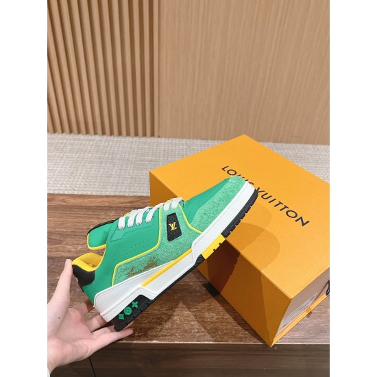 LV SNEAKERS