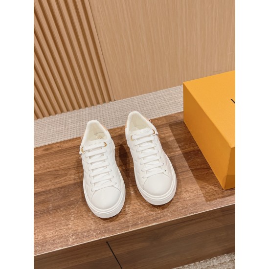 LV SNEAKERS