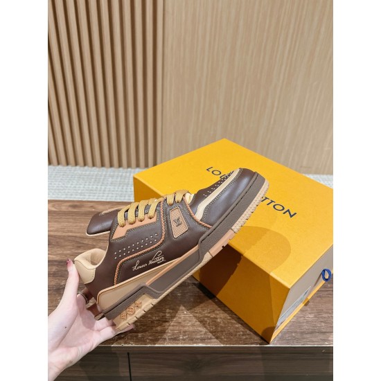 LV SNEAKERS
