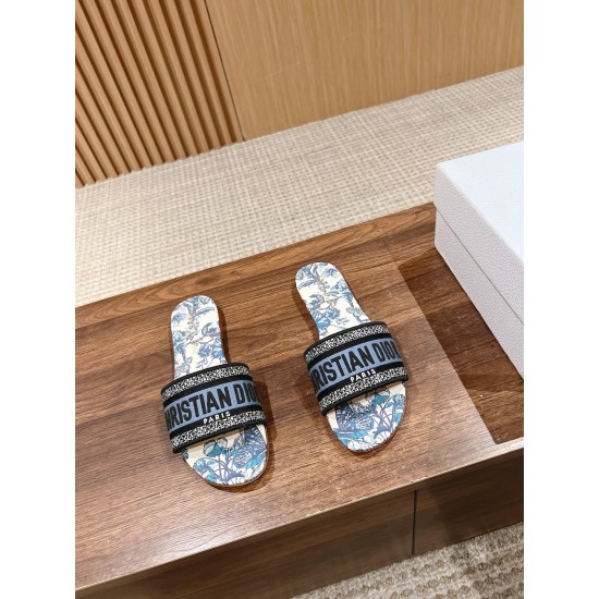 slippers slippers