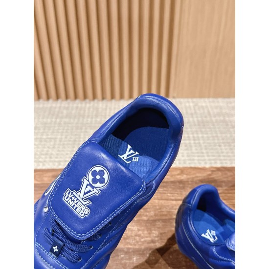 LV SNEAKERS