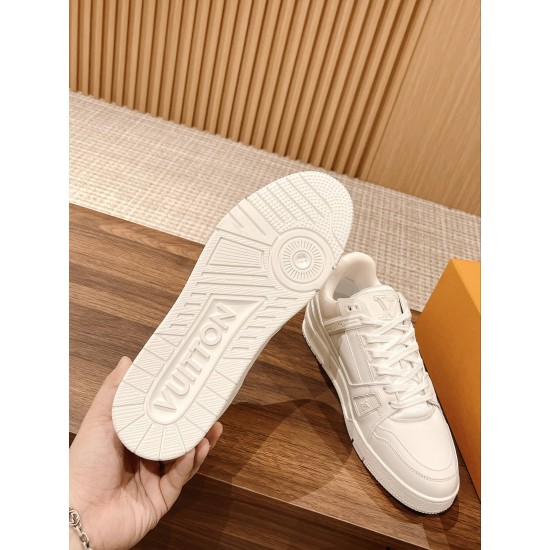 LV SNEAKERS