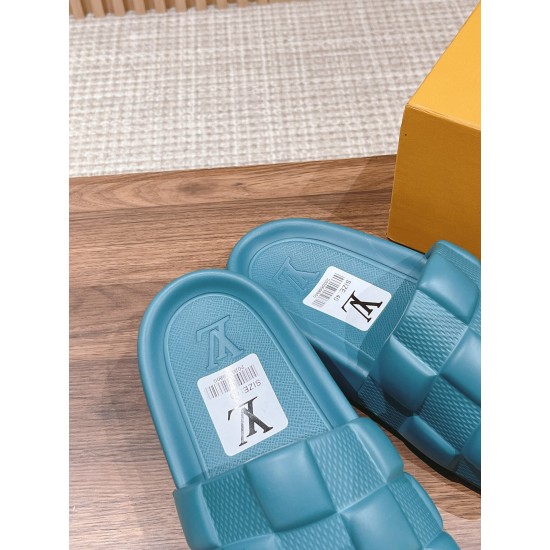 LV SLIPPERS