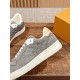 LV SNEAKERS