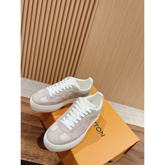 LV SNEAKERS