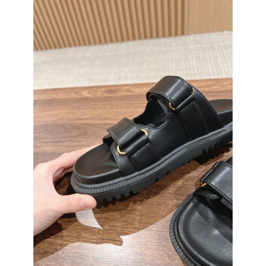 slippers slippers