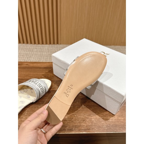 slippers slippers