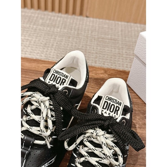 sneakers sneakers