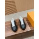 LV SNEAKERS