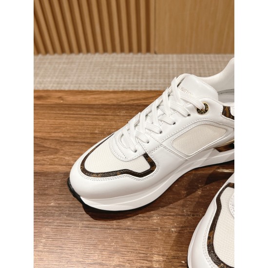 LV SNEAKERS