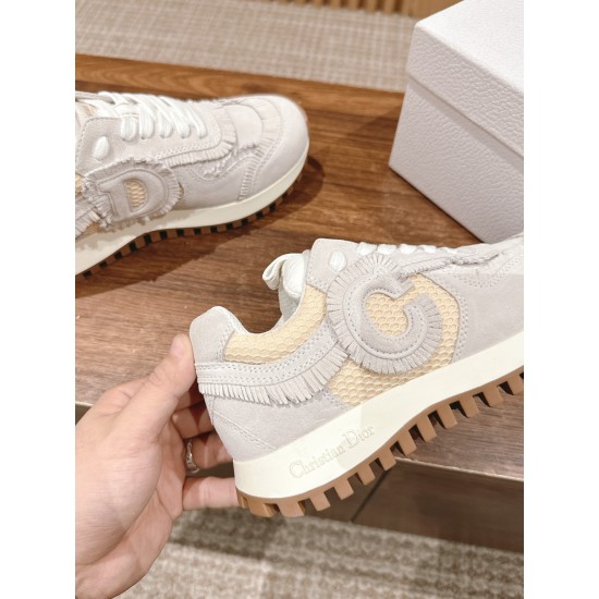 Tassel sneakers