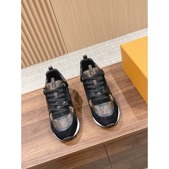 LV SNEAKERS