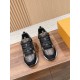 LV SNEAKERS