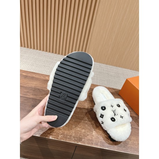 LV SLIPPERS