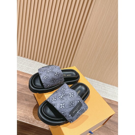 LV SLIPPERS