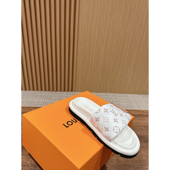 LV SLIPPERS