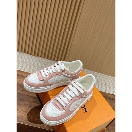 LV SNEAKERS