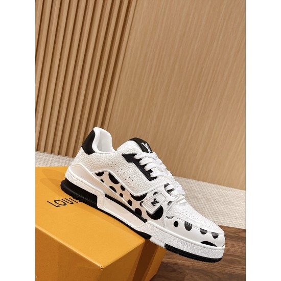 LV SNEAKERS