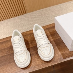 one Sneakers