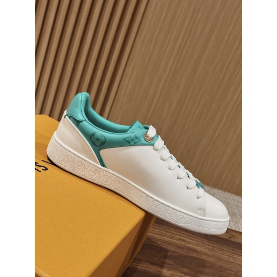 LV SNEAKERS