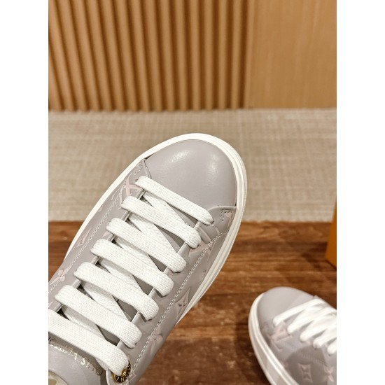 LV SNEAKERS