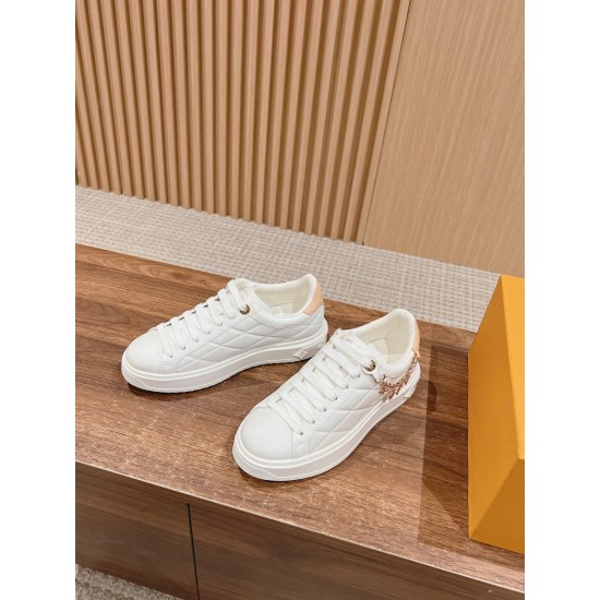LV SNEAKERS