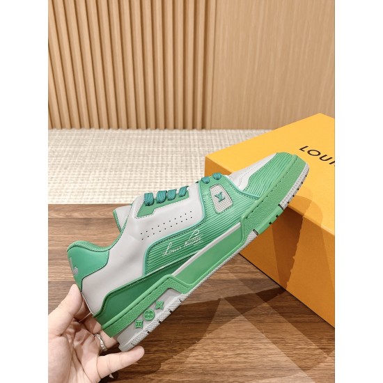 LV SNEAKERS