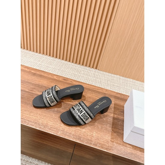 slippers slippers