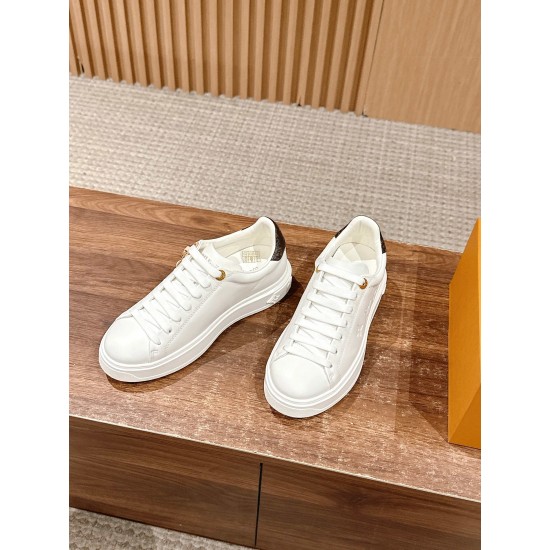 LV SNEAKERS