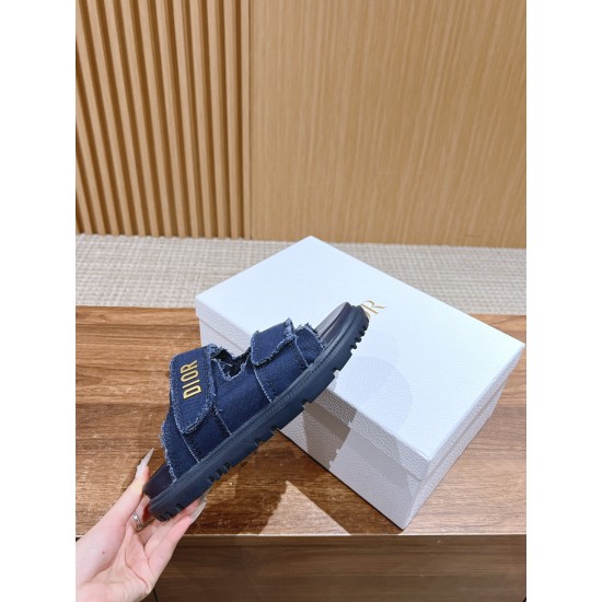 slippers slippers