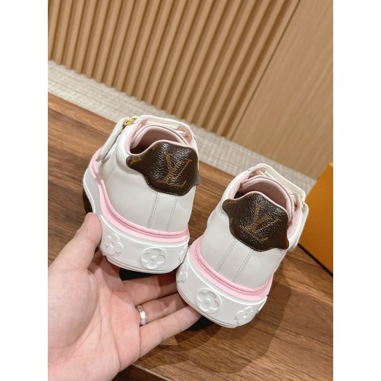 LV SNEAKERS