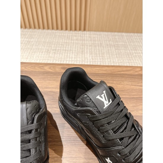 LV SNEAKERS