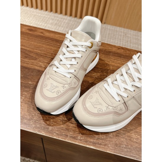 LV SNEAKERS
