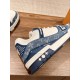 LV SNEAKERS