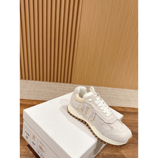 Tassel sneakers