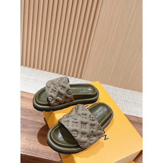 LV SLIPPERS