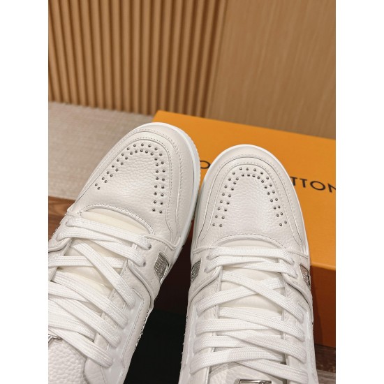 LV SNEAKERS